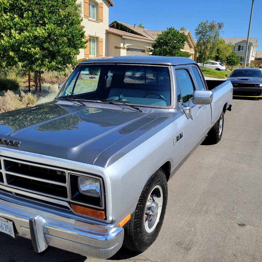 Dodge-D250-club-cab-1990