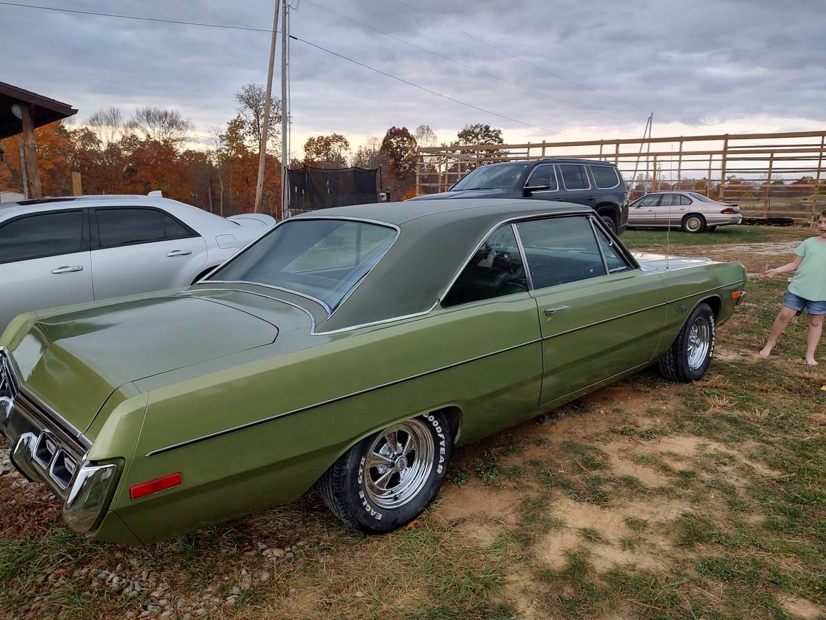 Dodge-Dart-swinger-1972-6