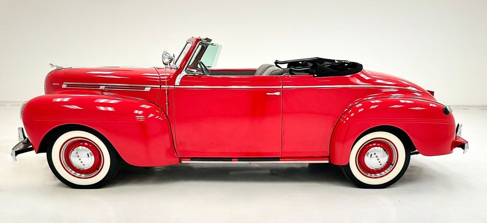 Dodge-Luxury-Liner-Cabriolet-1940-3