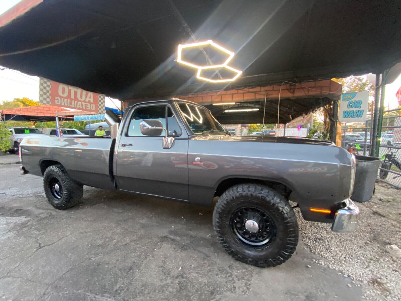 Dodge-Power-Wagon-1991-1