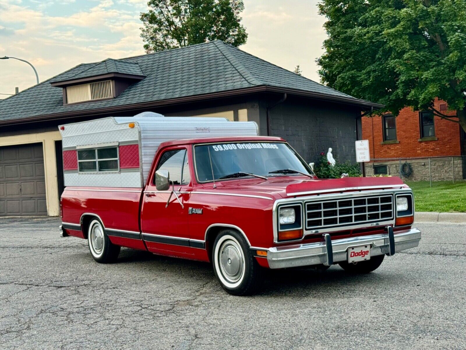 Dodge-Ram-1500-1985-1