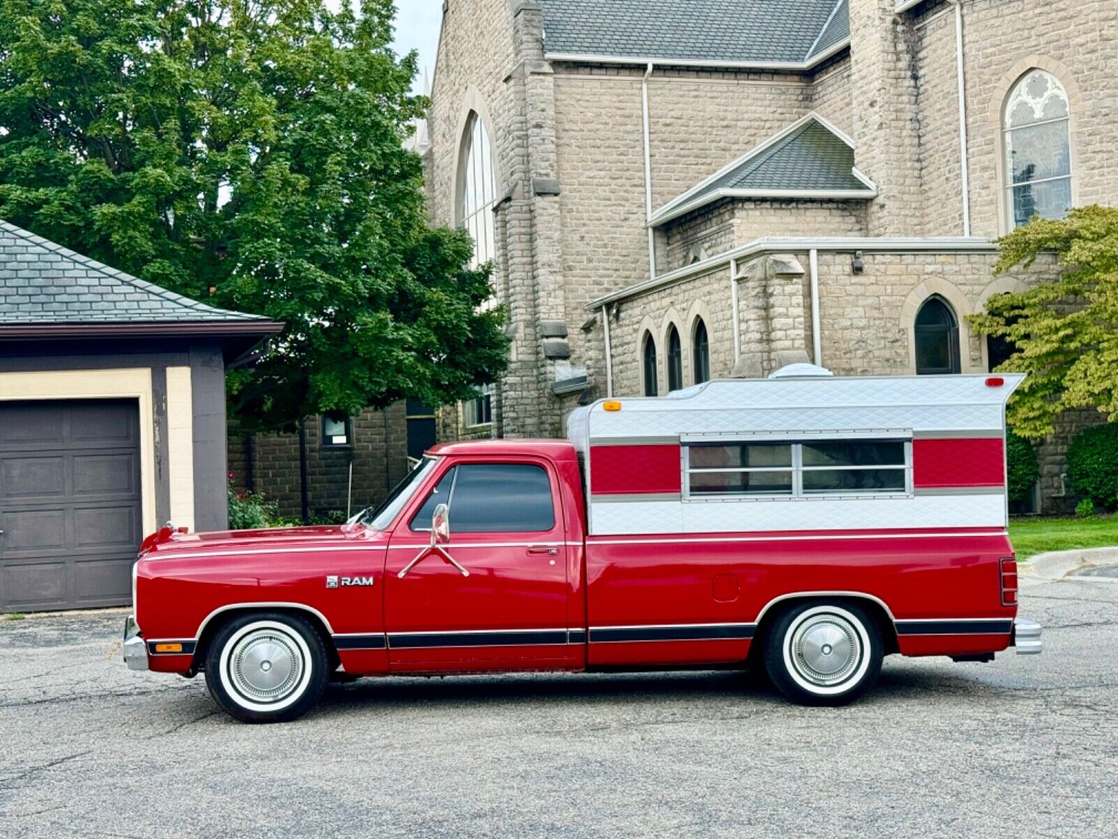 Dodge-Ram-1500-1985-4