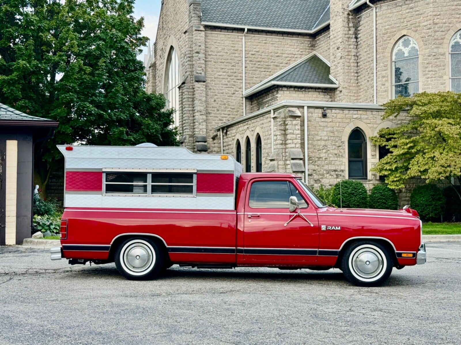 Dodge-Ram-1500-1985-7