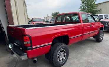 Dodge-Ram-2500-Pickup-1995-4