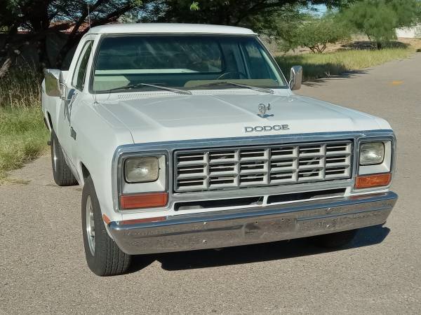 Dodge-Ram-d150-1982-7