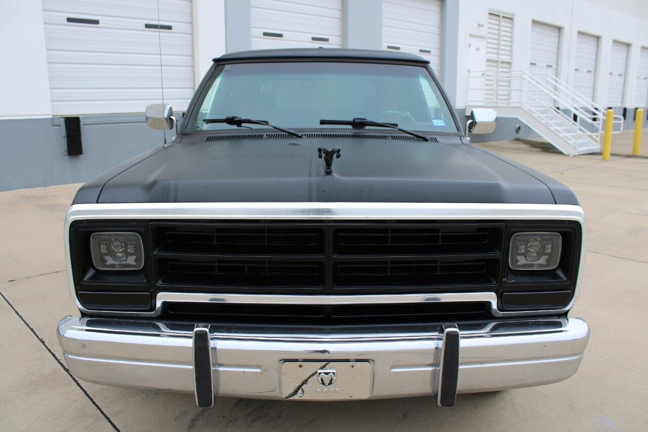 Dodge-Ramcharger-1990-8