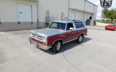 Dodge-Ramcharger-Cabriolet-1988-11