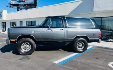 Dodge-Ramcharger-SUV-1986-1