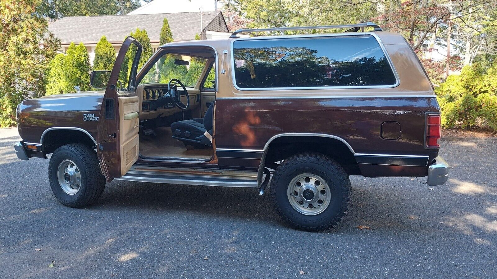 Dodge-Ramcharger-SUV-1987-10