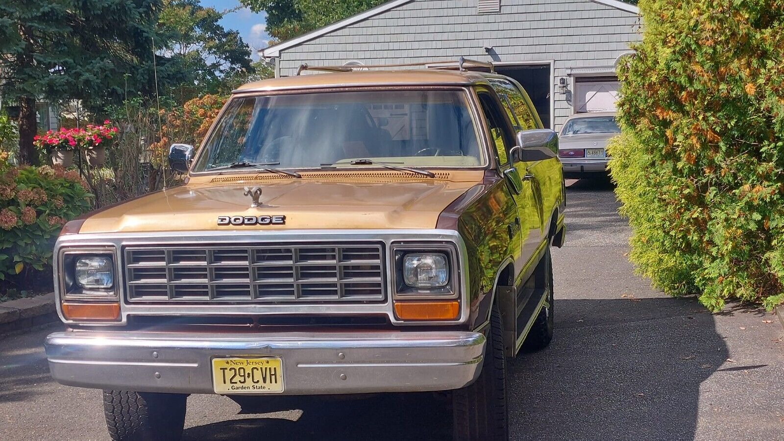 Dodge-Ramcharger-SUV-1987-2