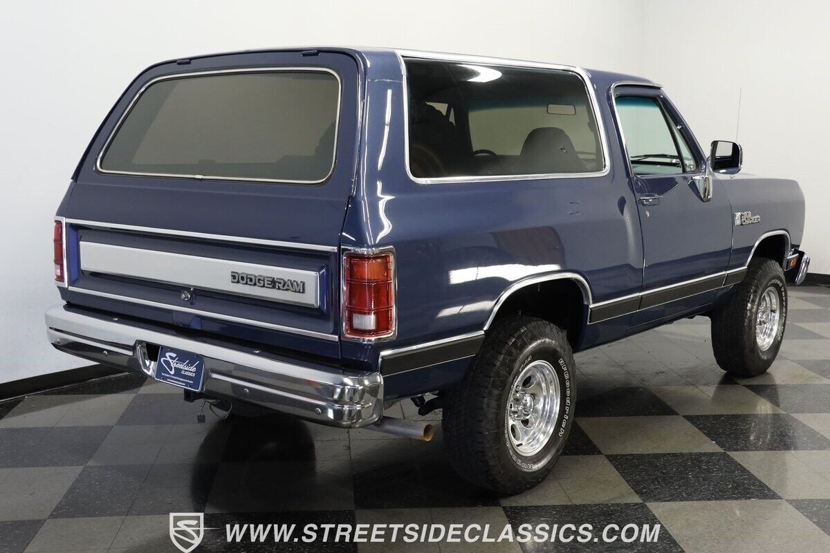 Dodge-Ramcharger-SUV-1988-10