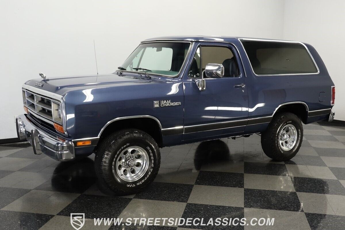 Dodge-Ramcharger-SUV-1988-5