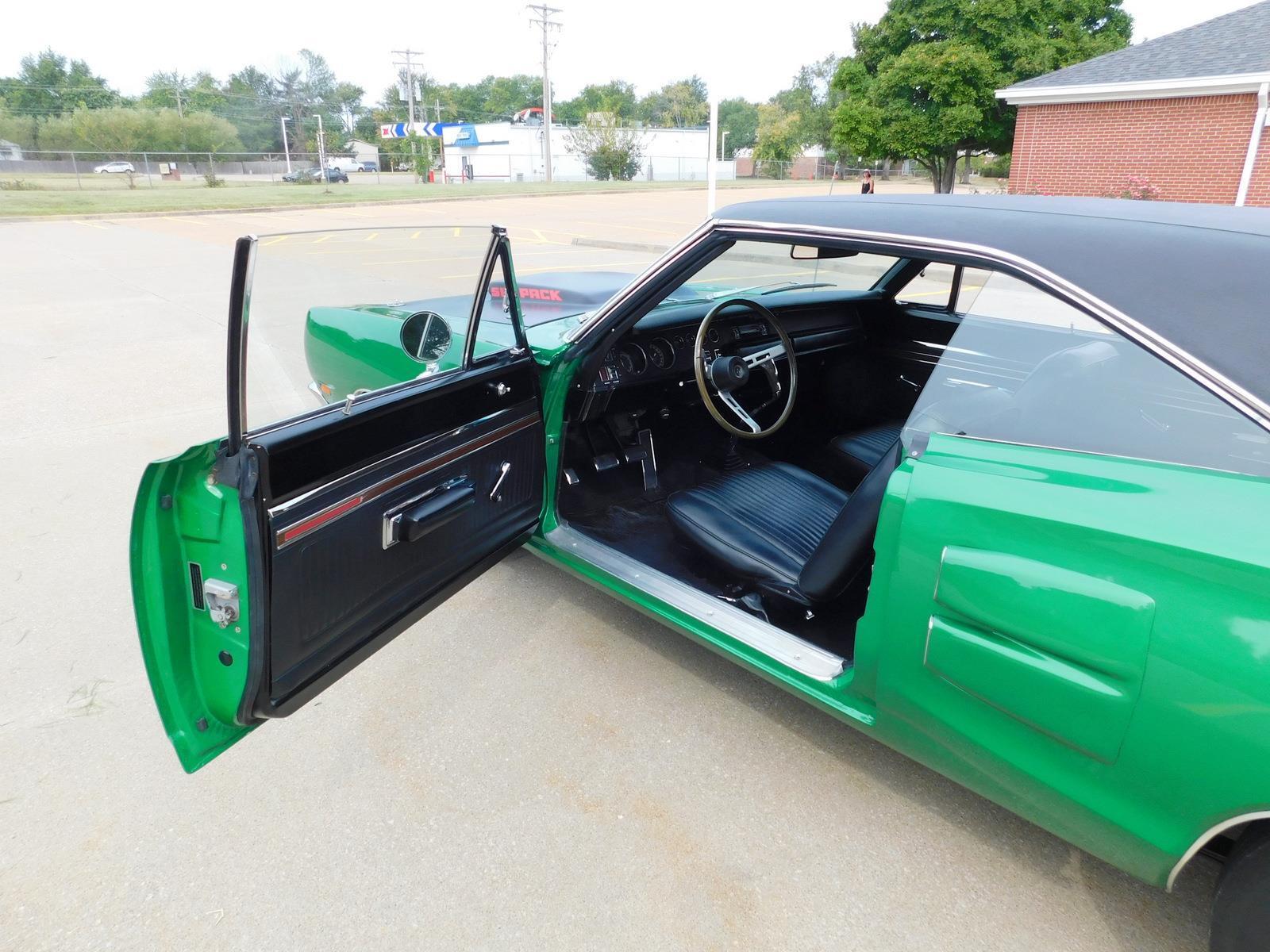 Dodge-SUPERBEE-Coupe-1969-16