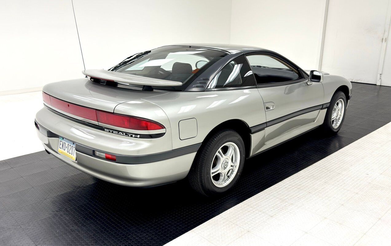 Dodge-Stealth-Coupe-1993-4