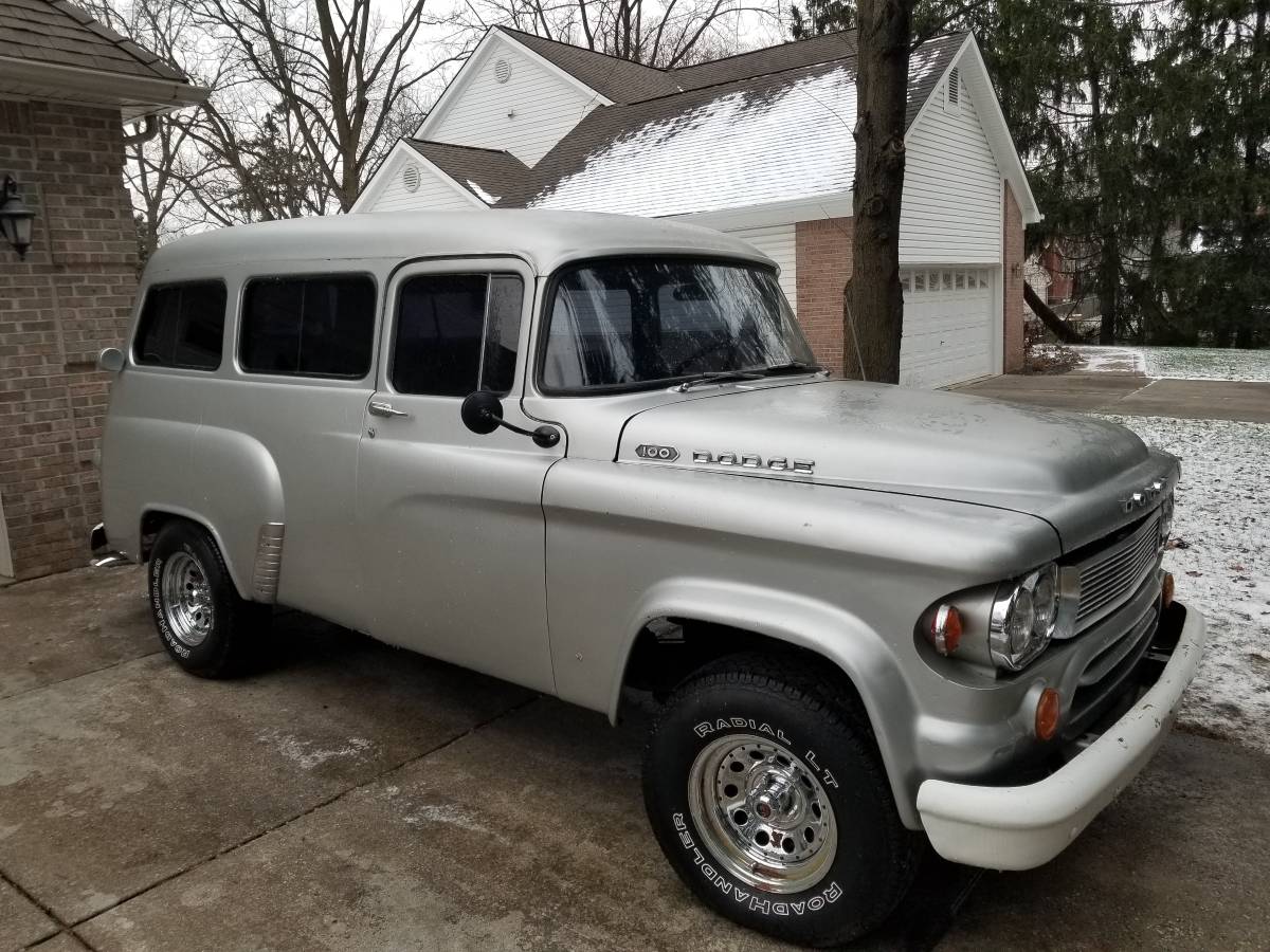 Dodge-Town-wagon-1965-23