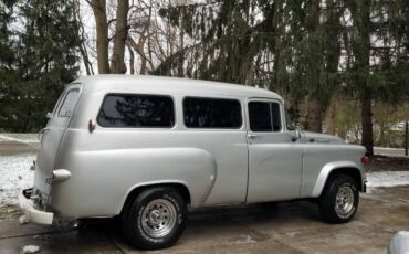 Dodge-Town-wagon-1965-3