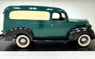 Dodge-VC-Series-Van-1940-5