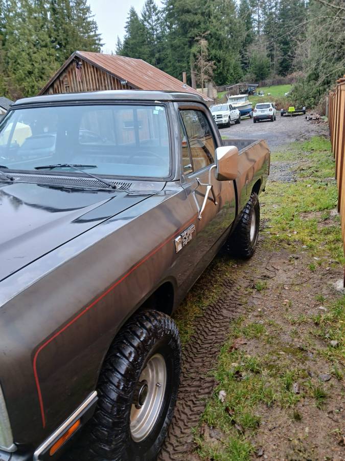 Dodge-W150-diesel-1985-1