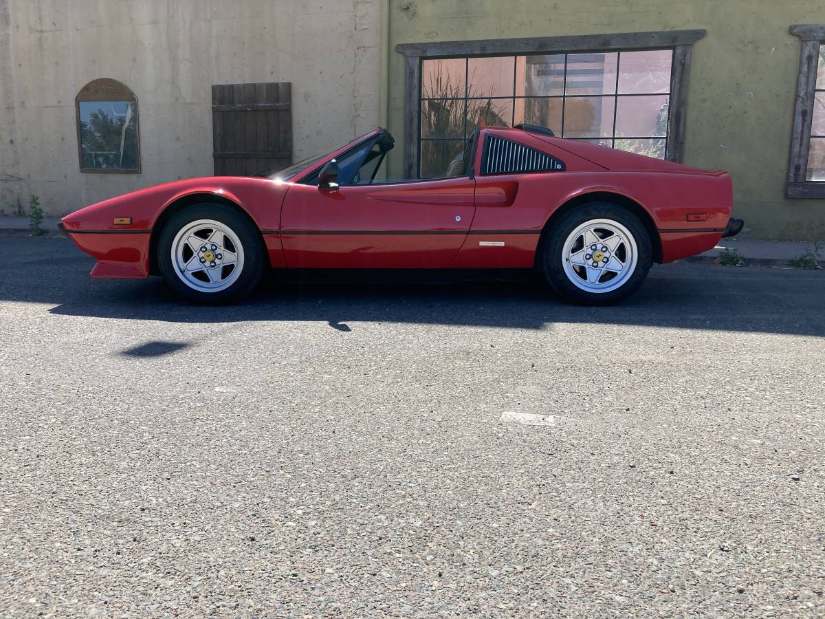 Ferrari-308-1985-3