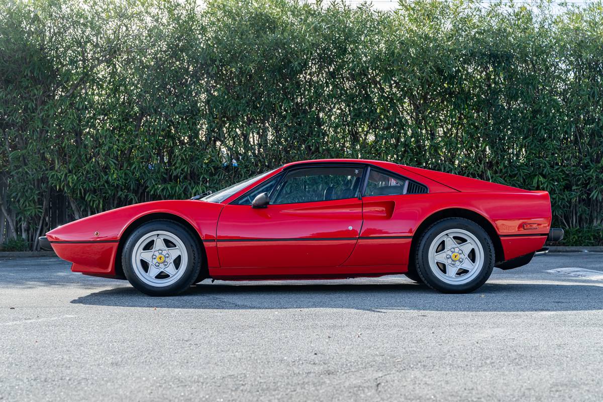 Ferrari-308-gtbi-1981-11