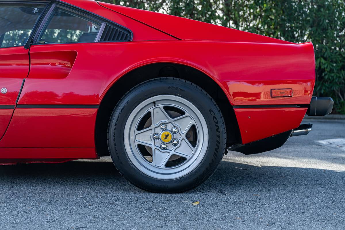 Ferrari-308-gtbi-1981-13