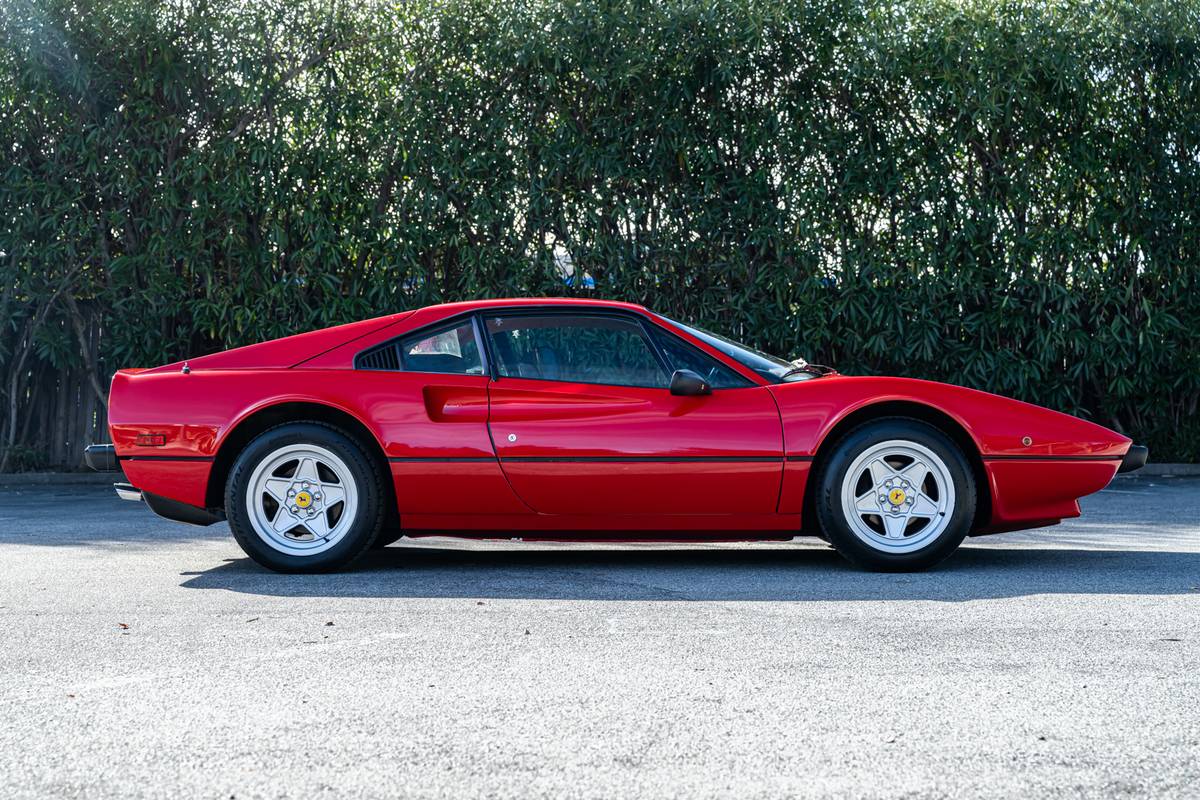 Ferrari-308-gtbi-1981-3