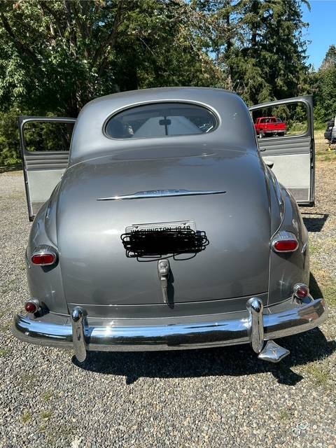 Ford-2-door-sedan-1948-3