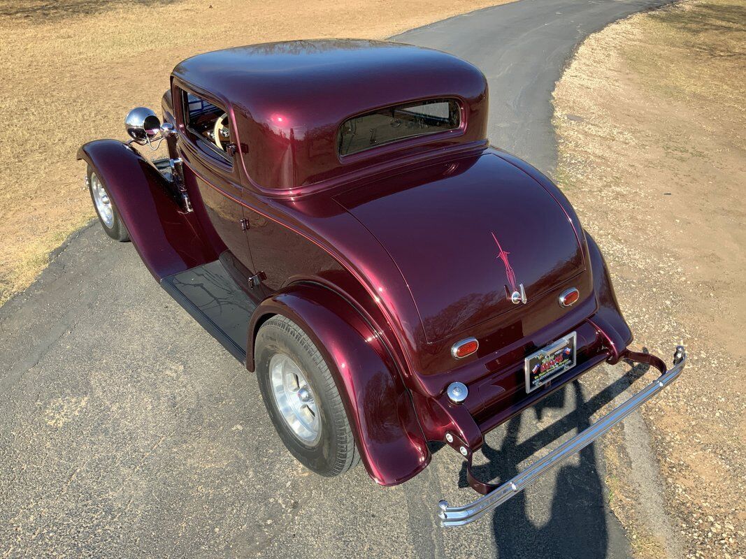 Ford-3-Window-Coupe-Coupe-1932-2