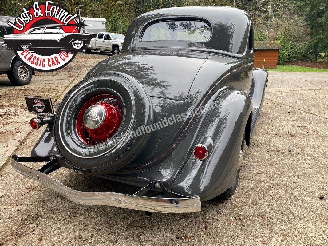 Ford-5-Window-Coupe-1935-14