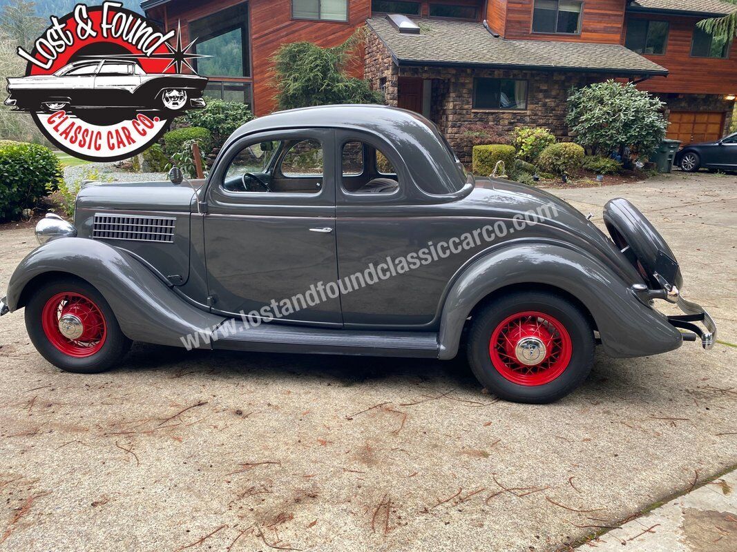 Ford-5-Window-Coupe-1935-19