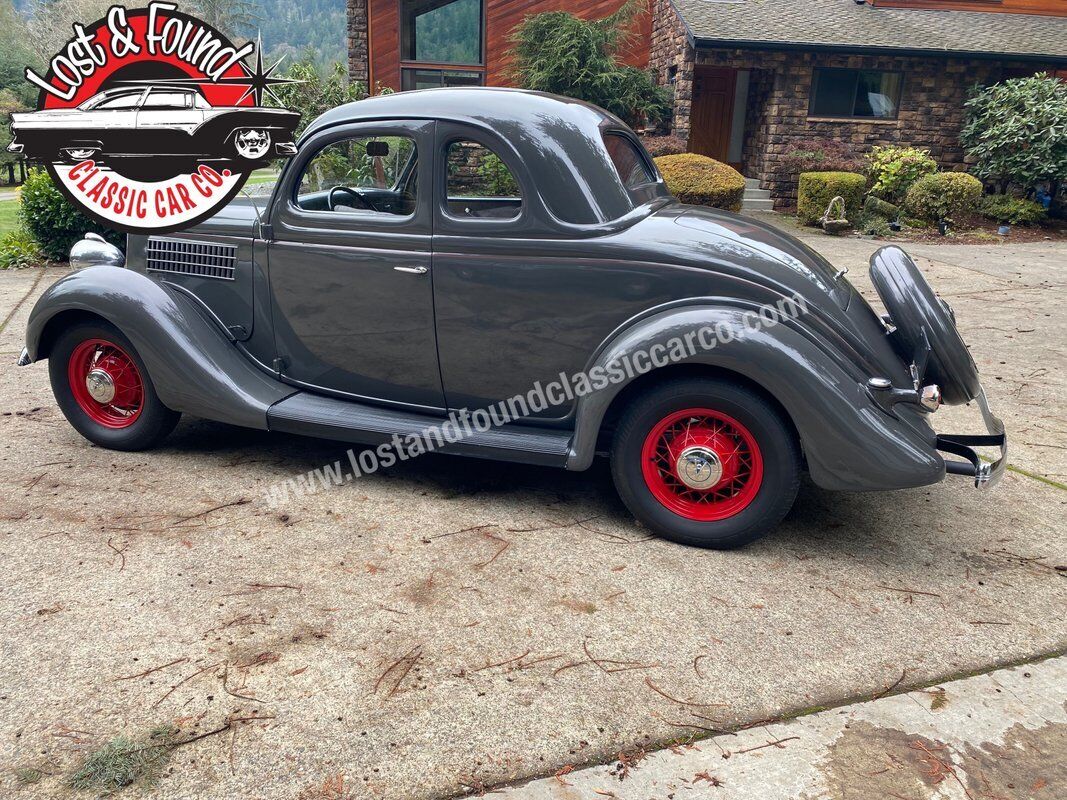 Ford-5-Window-Coupe-1935-21