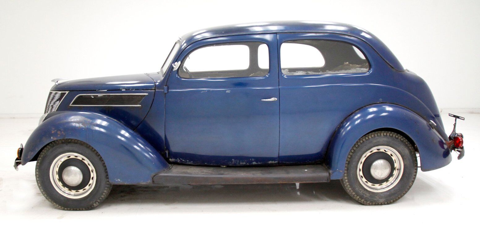 Ford-74-Series-Berline-1937-1