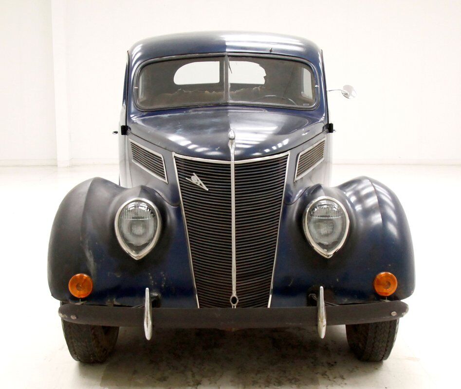 Ford-74-Series-Berline-1937-6