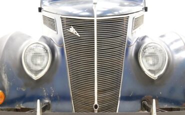 Ford-74-Series-Berline-1937-7