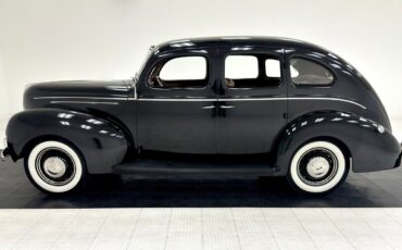 Ford-85-Deluxe-Berline-1939-1