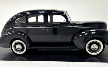 Ford-85-Deluxe-Berline-1939-5