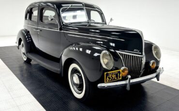 Ford-85-Deluxe-Berline-1939-6