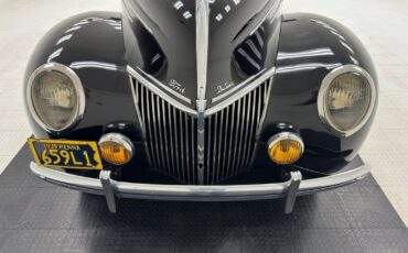 Ford-85-Deluxe-Berline-1939-8