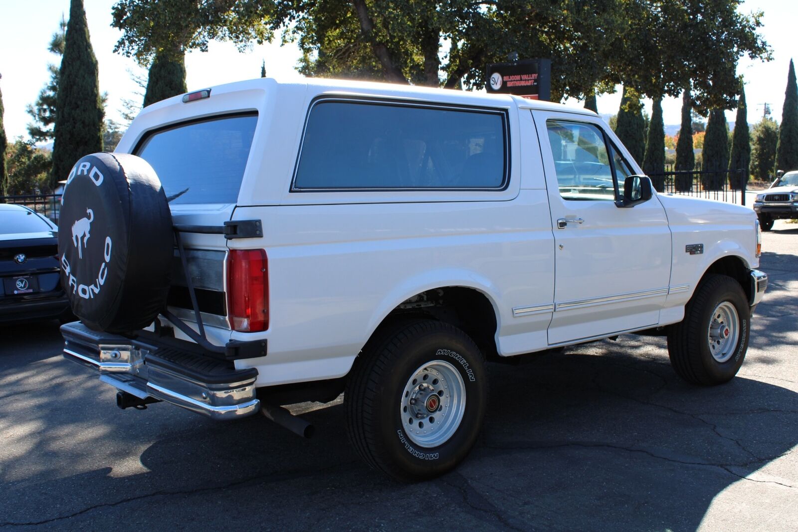 Ford-BRONCO-XLT-SUV-1993-3