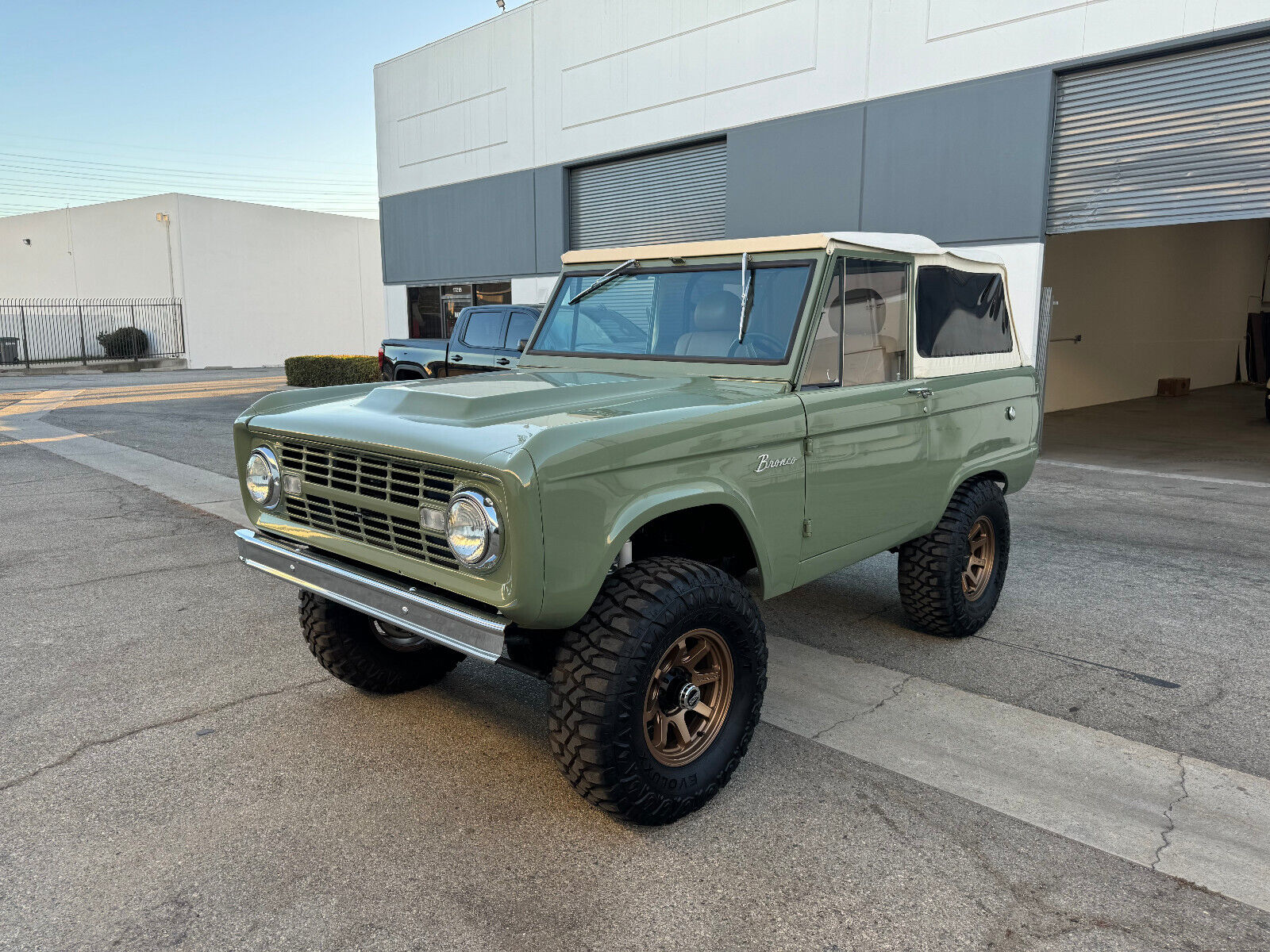 Ford-Bronco-1966-8