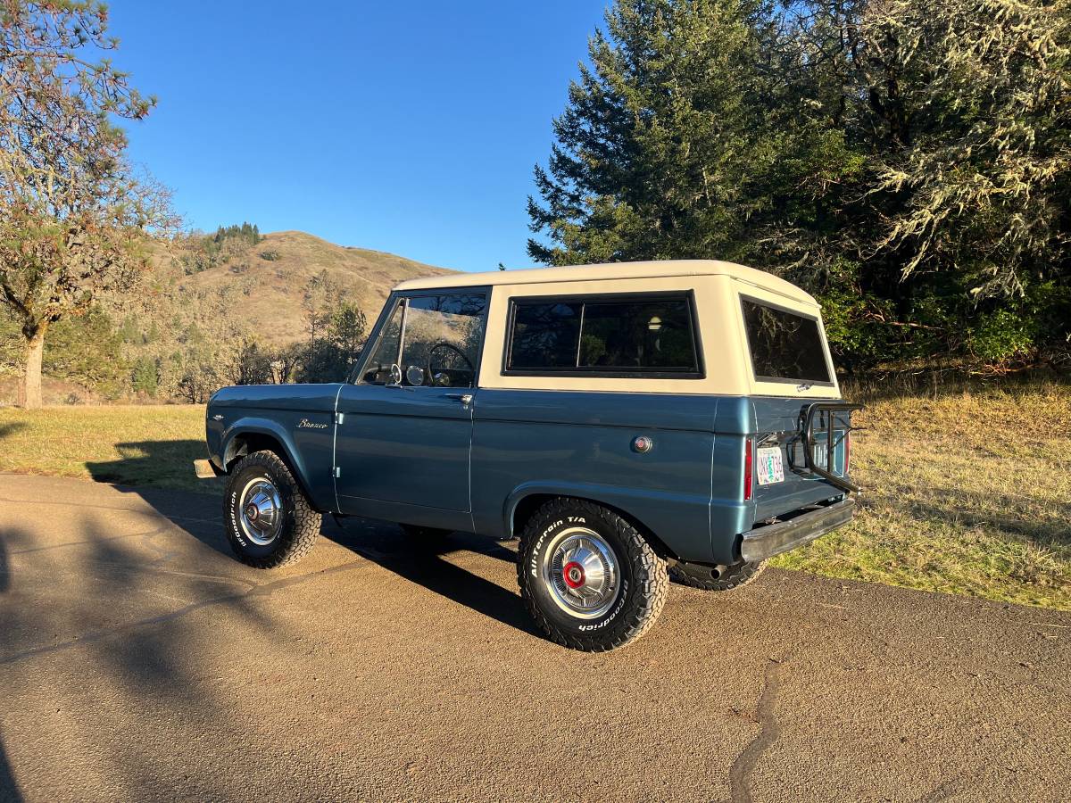 Ford-Bronco-1967-1