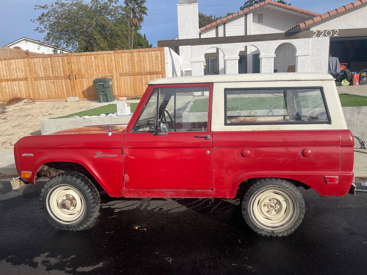 Ford-Bronco-1969-11