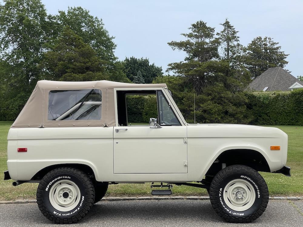 Ford-Bronco-1970-1