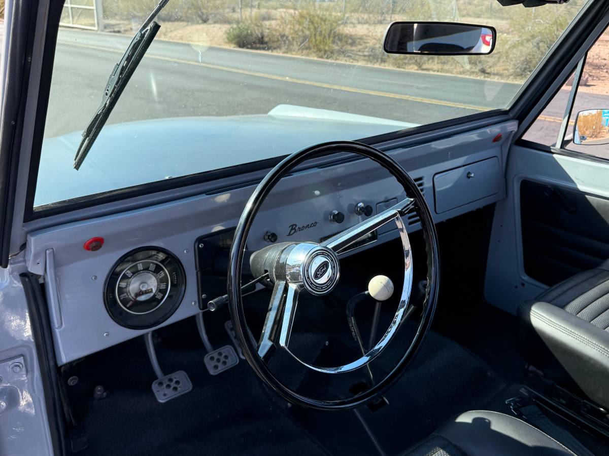 Ford-Bronco-1971-4