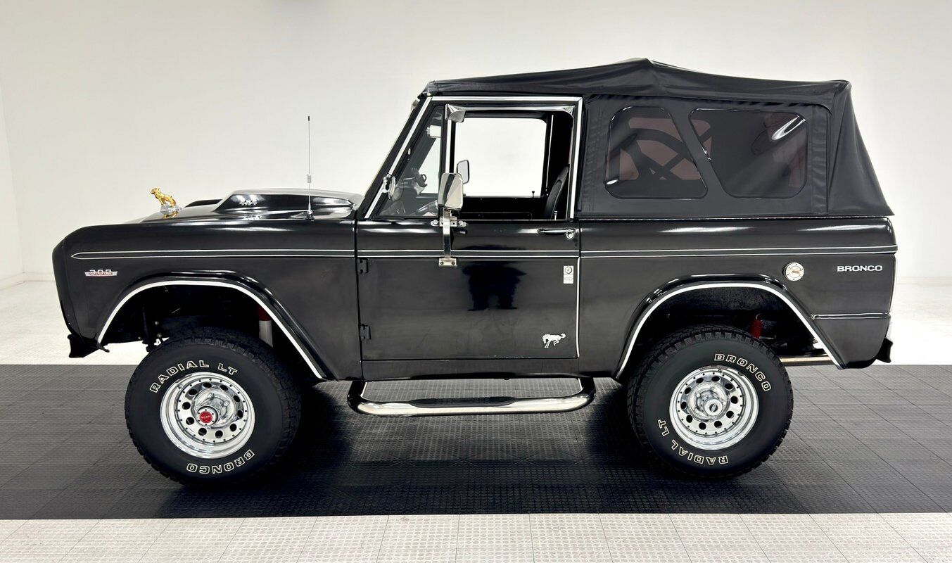 Ford-Bronco-1972-1