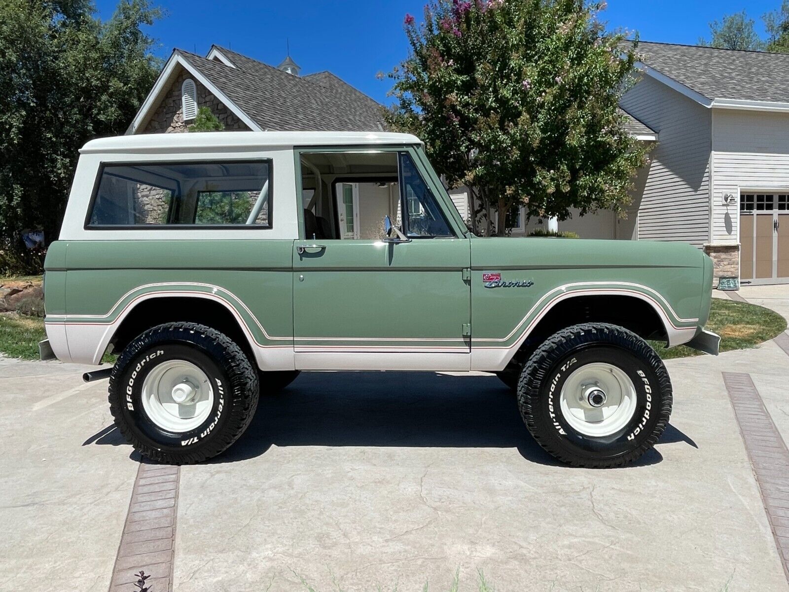 Ford-Bronco-1973-1