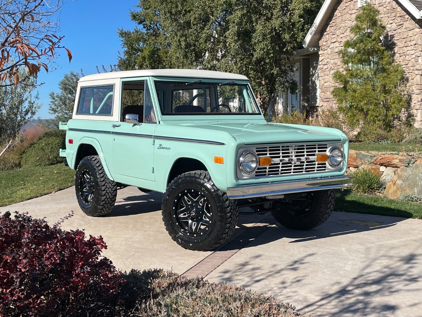 Ford-Bronco-1973-12