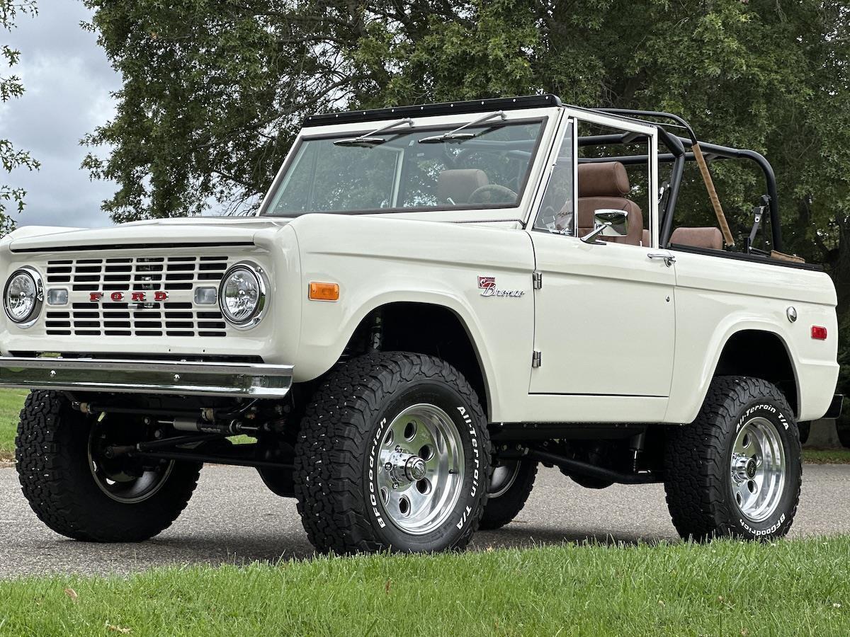 Ford-Bronco-1974-35