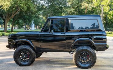 Ford Bronco  year1}