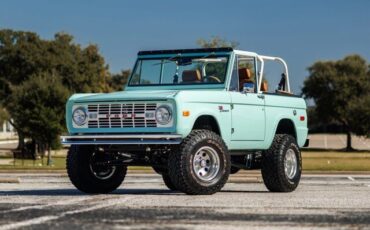 Ford-Bronco-1975-1